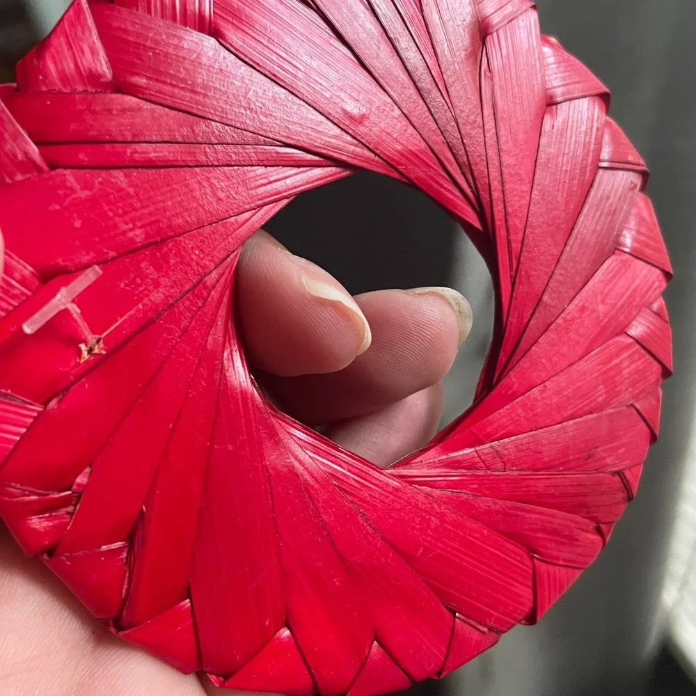 Crate & Barrel Napkin Rings Tropic Palm‎ Natural lot 8 red Handmade raffia NEW
